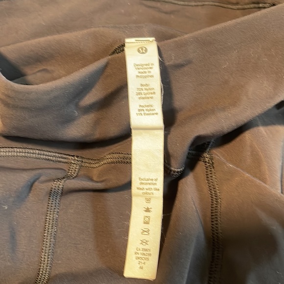 EUC Lululemon Power Thru High rise 25” tight size 4 - Picture 6 of 10